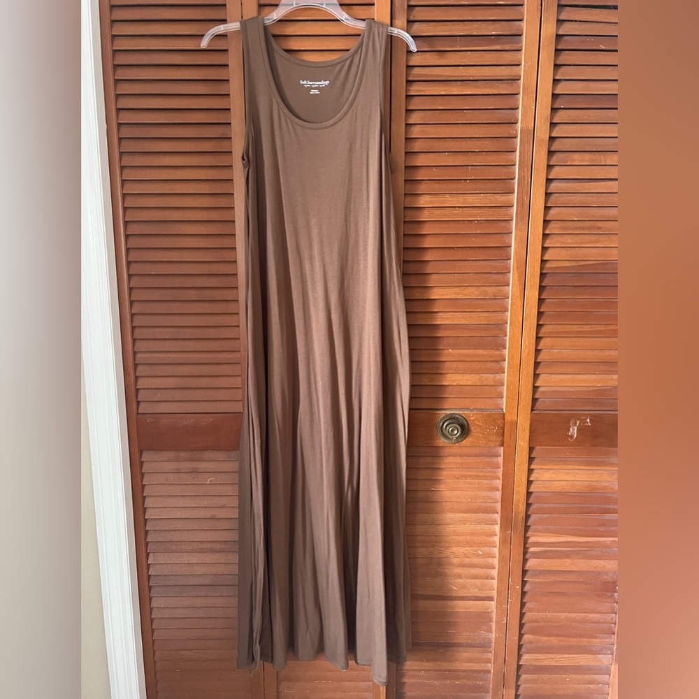 NWOT Soft Surroundings Maxi Dress. Brown sleeveless with pockets.